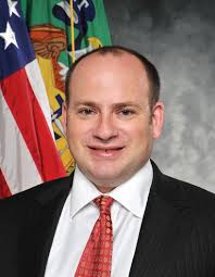 Даниэль Глейзер.jpg Глобальные центры по управлению «электронным правительством». Технология создания «глобальной номенклатуры»