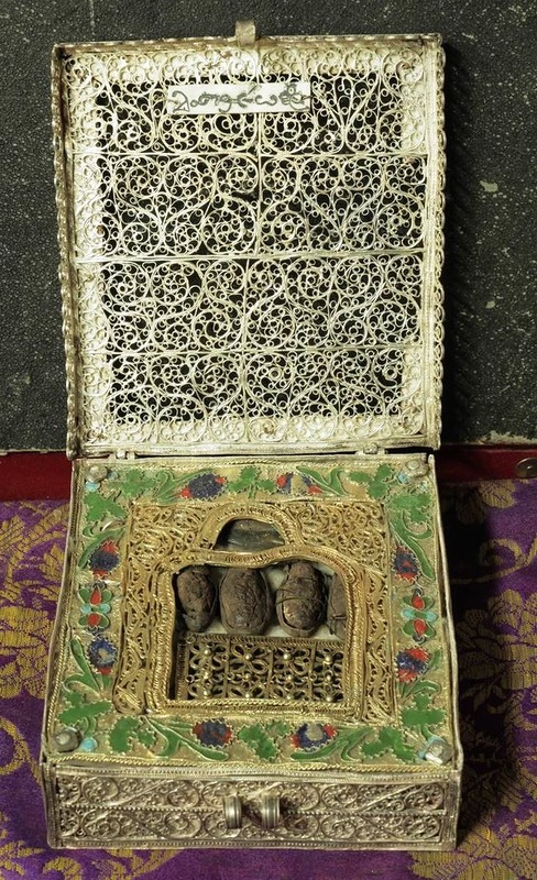 0_15603e_be19b377_XL Нечестные дары волхвов