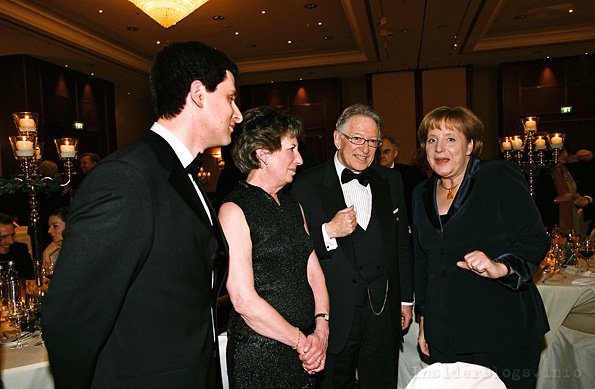 Ангелы Меркель Неизвестные подвиги Фрау Меркель