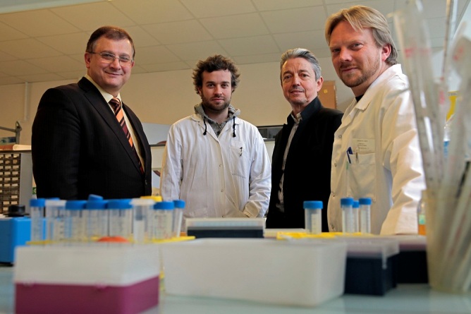 Команда учёных профессора Сералини