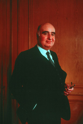 Эдмонд Сафра «Вэника поменяли на Магницкого», «сефарды против ашкеназов» - где наше место в этом серпентарии «друзей»?